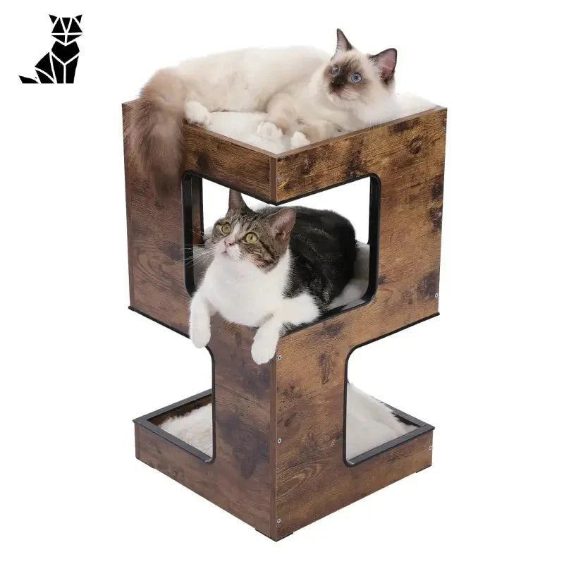 Chat assis sur une tour en bois Feline Elegance™ arbre à chat